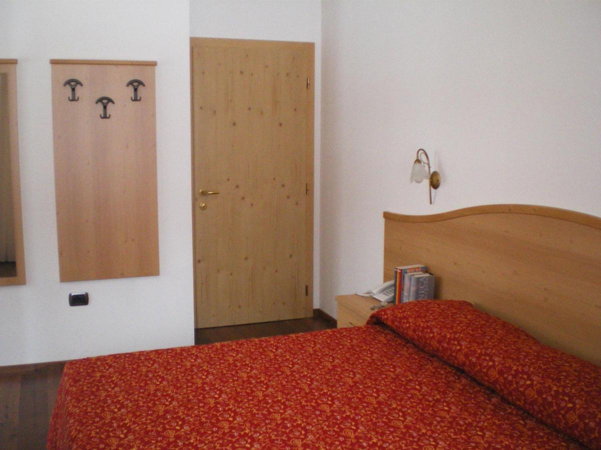 Hotel Garni Arnica Molveno Esterno foto
